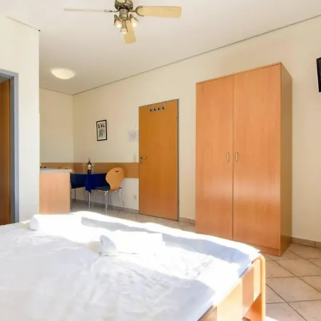 Πανσιόν Veronika, Murter Jezera