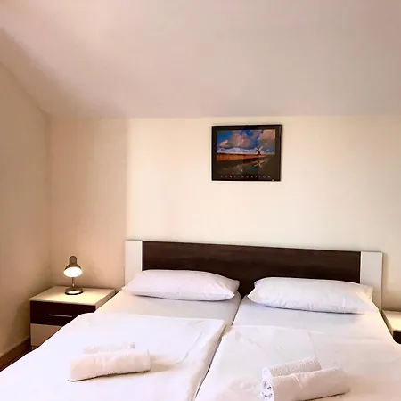 Πανσιόν Veronika, Murter 3*