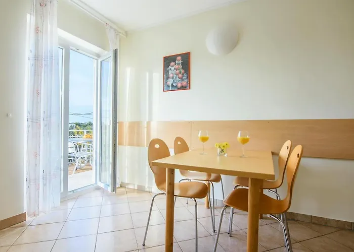 Veronika, Murter Jezera