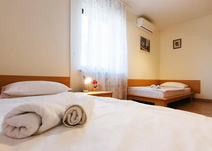 Veronika, Murter 3* Jezera