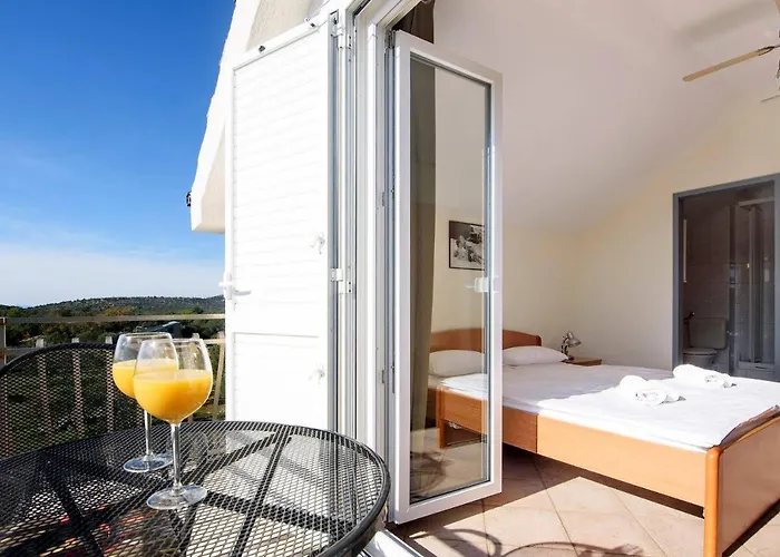 Veronika, Murter 3* Jezera