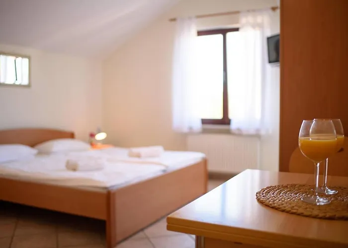 Veronika, Murter Jezera